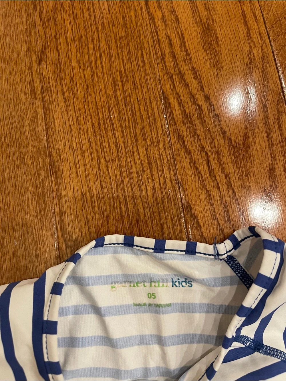 Garnet Hill Kids White Navy Blue Stripe Swim Rashguard Size 05